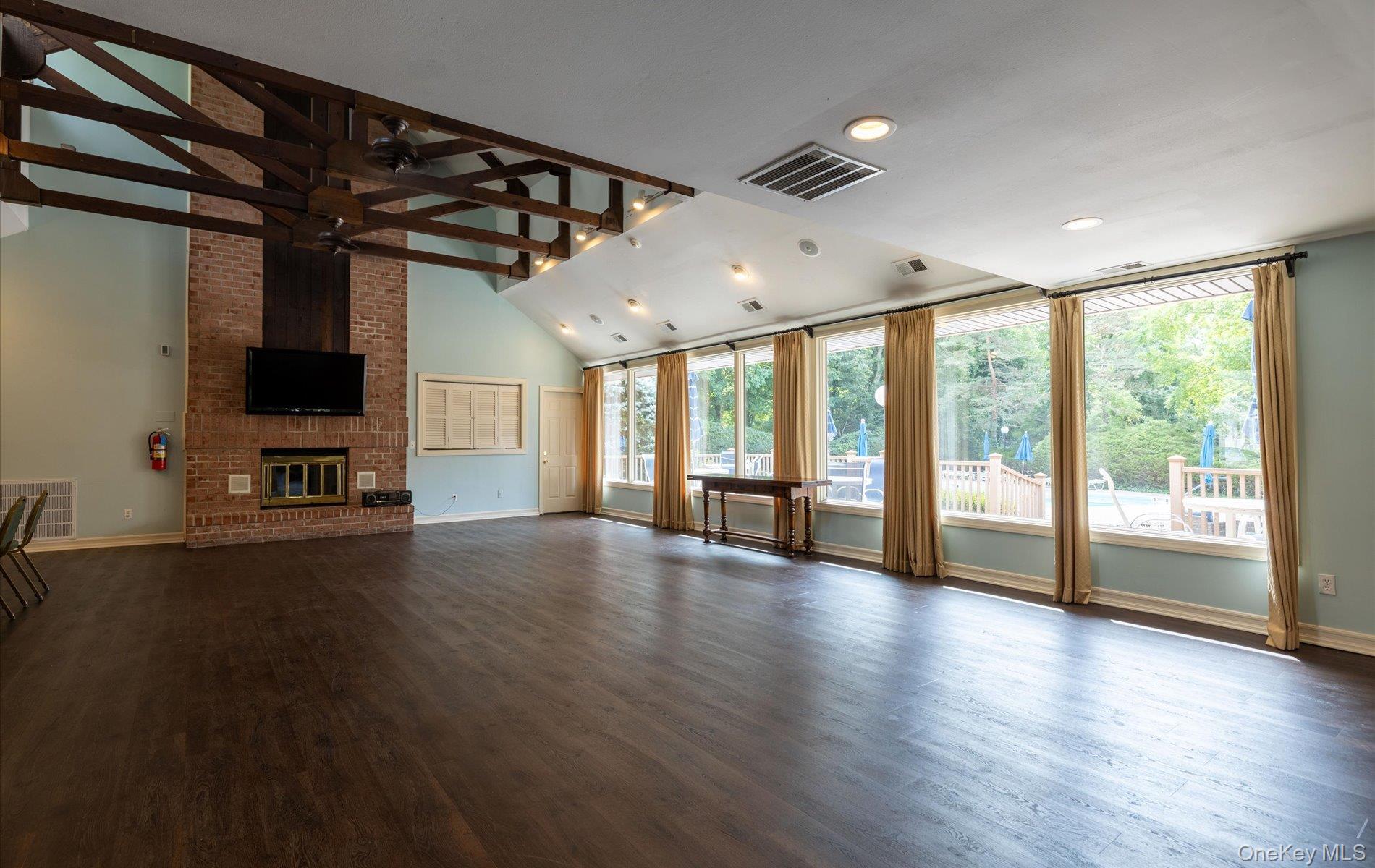 Condo Glen  Nassau County, NY 11791, MLS-938050-34