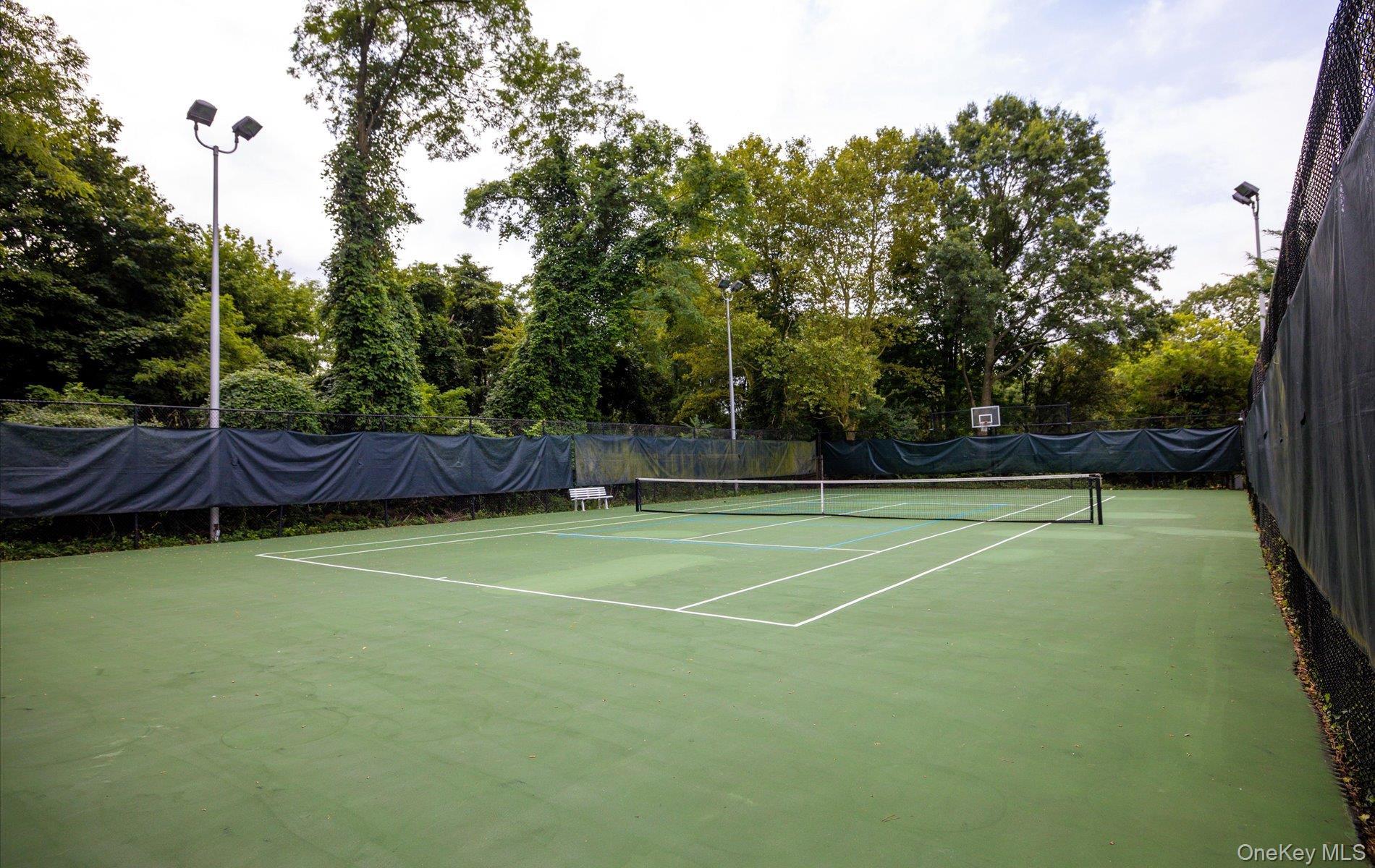 Condo Glen  Nassau County, NY 11791, MLS-938050-39