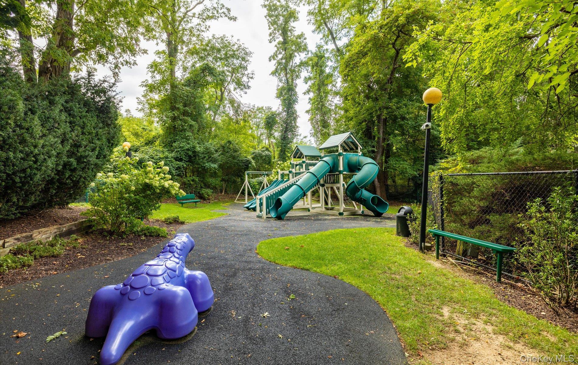 Condo Glen  Nassau County, NY 11791, MLS-938050-40