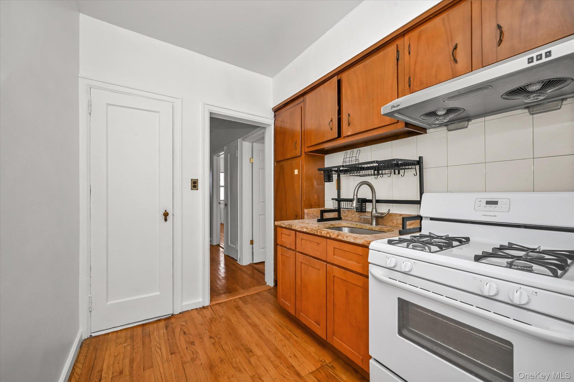 Single Family 42nd Queens, NY 11104, MLS-938055-10