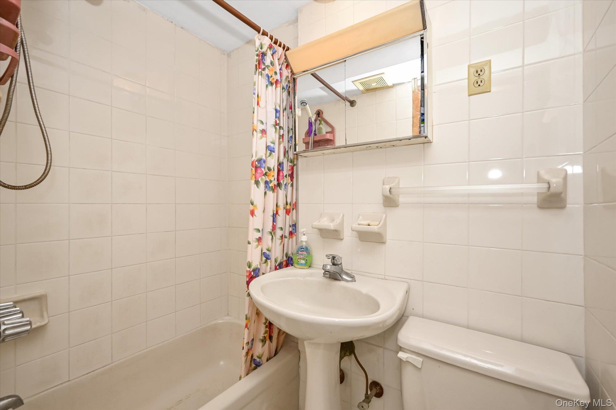 Single Family 42nd Queens, NY 11104, MLS-938055-16