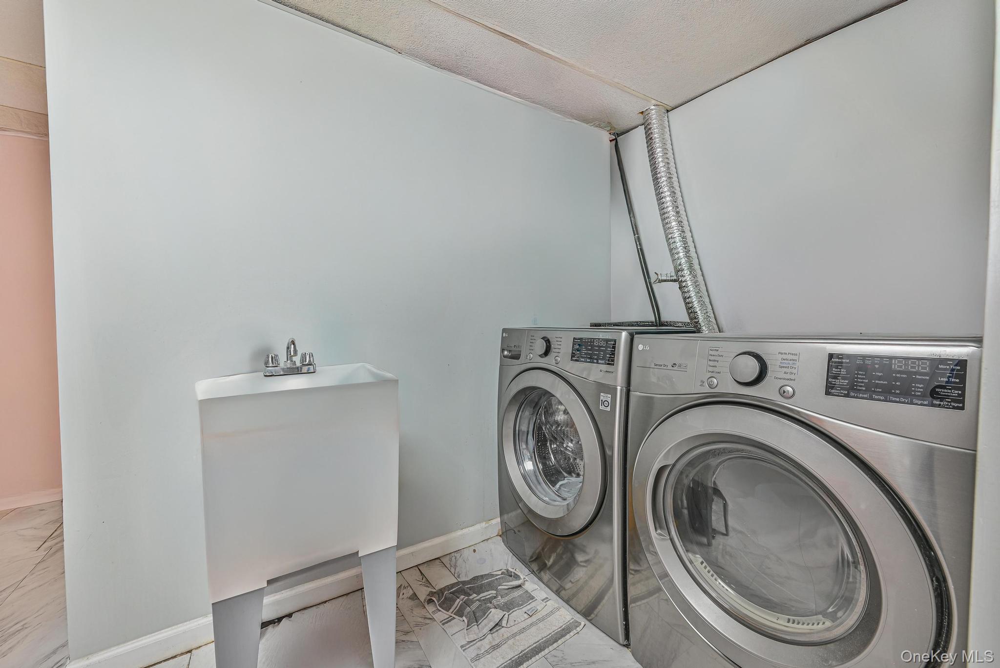 Single Family Edmund  Nassau County, NY 11563, MLS-938056-18