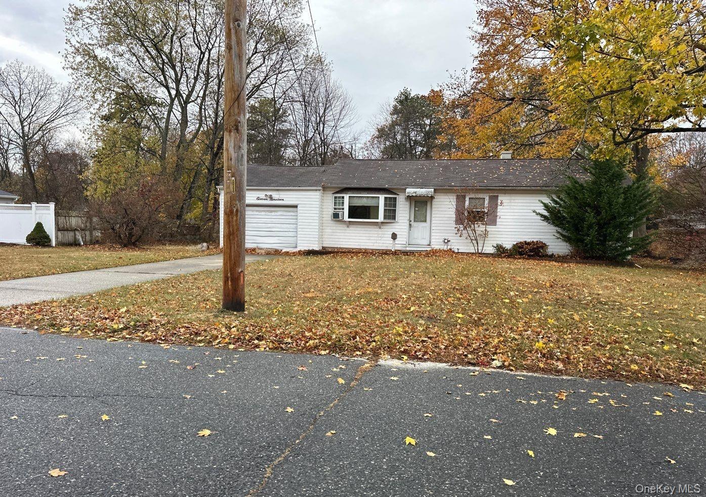 Single Family Nugent  Suffolk County, NY 11706, MLS-938096-2
