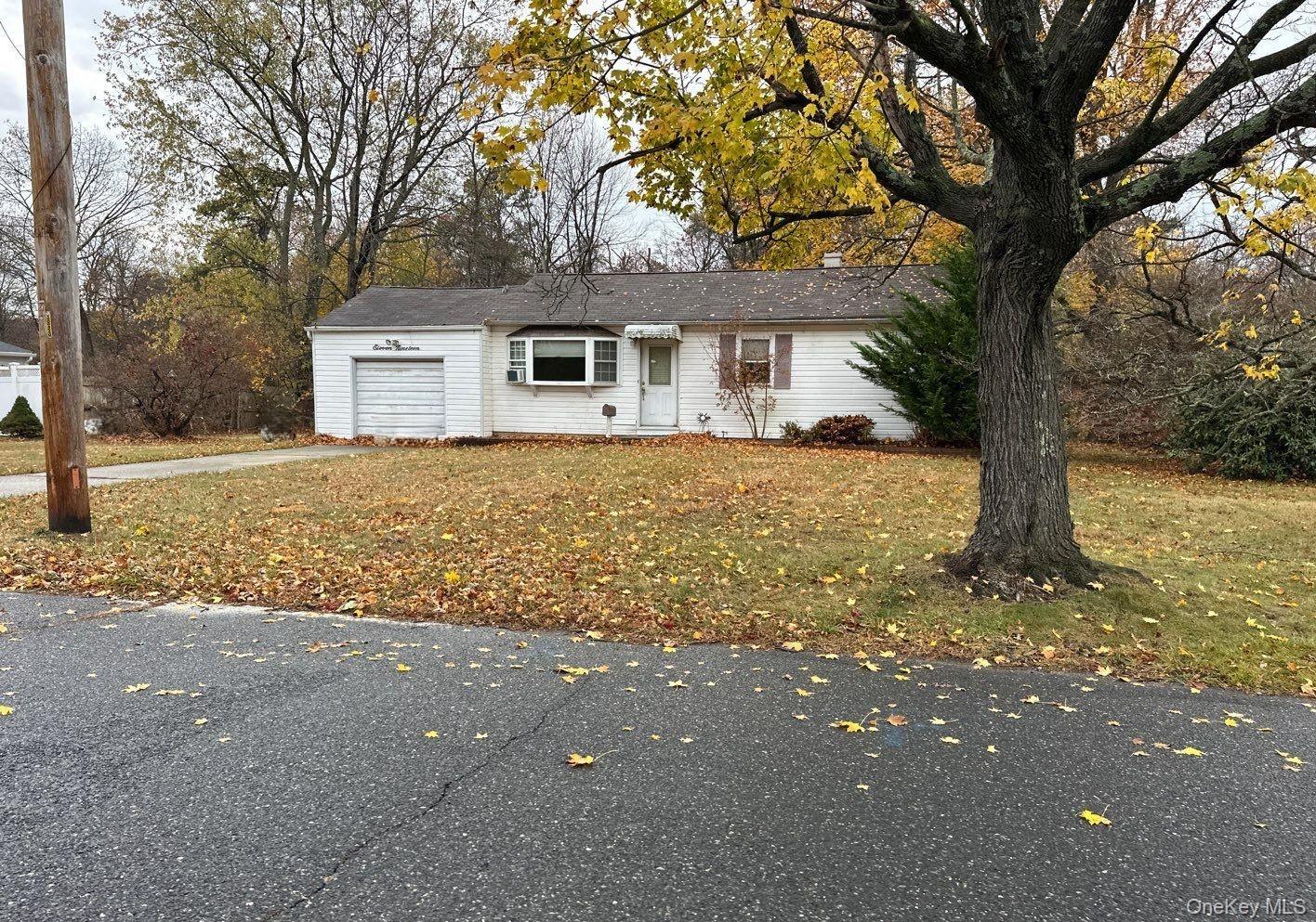Single Family Nugent  Suffolk County, NY 11706, MLS-938096-3