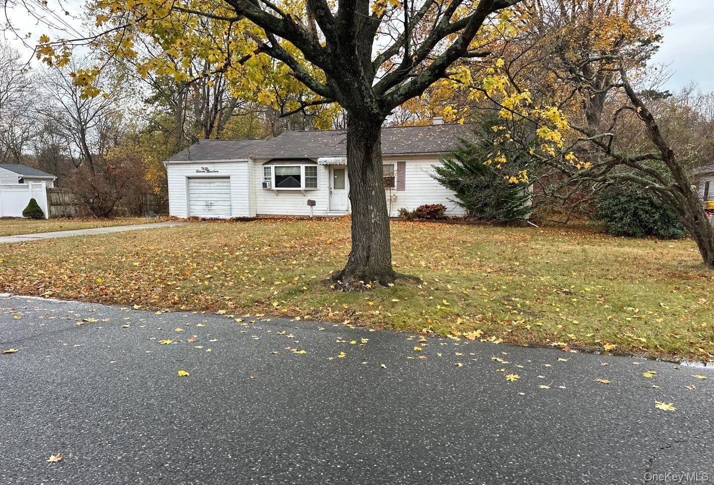 Single Family Nugent  Suffolk County, NY 11706, MLS-938096-4