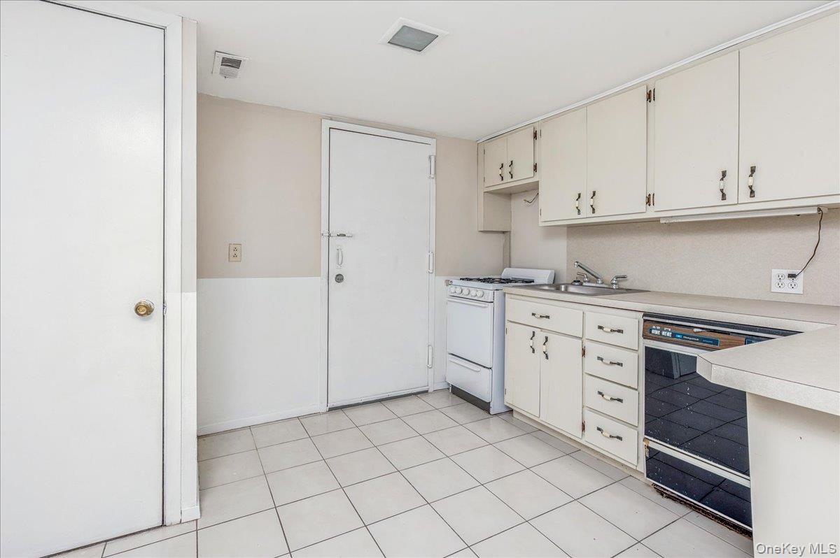 Single Family Homer Bronx, NY 10473, MLS-938103-15