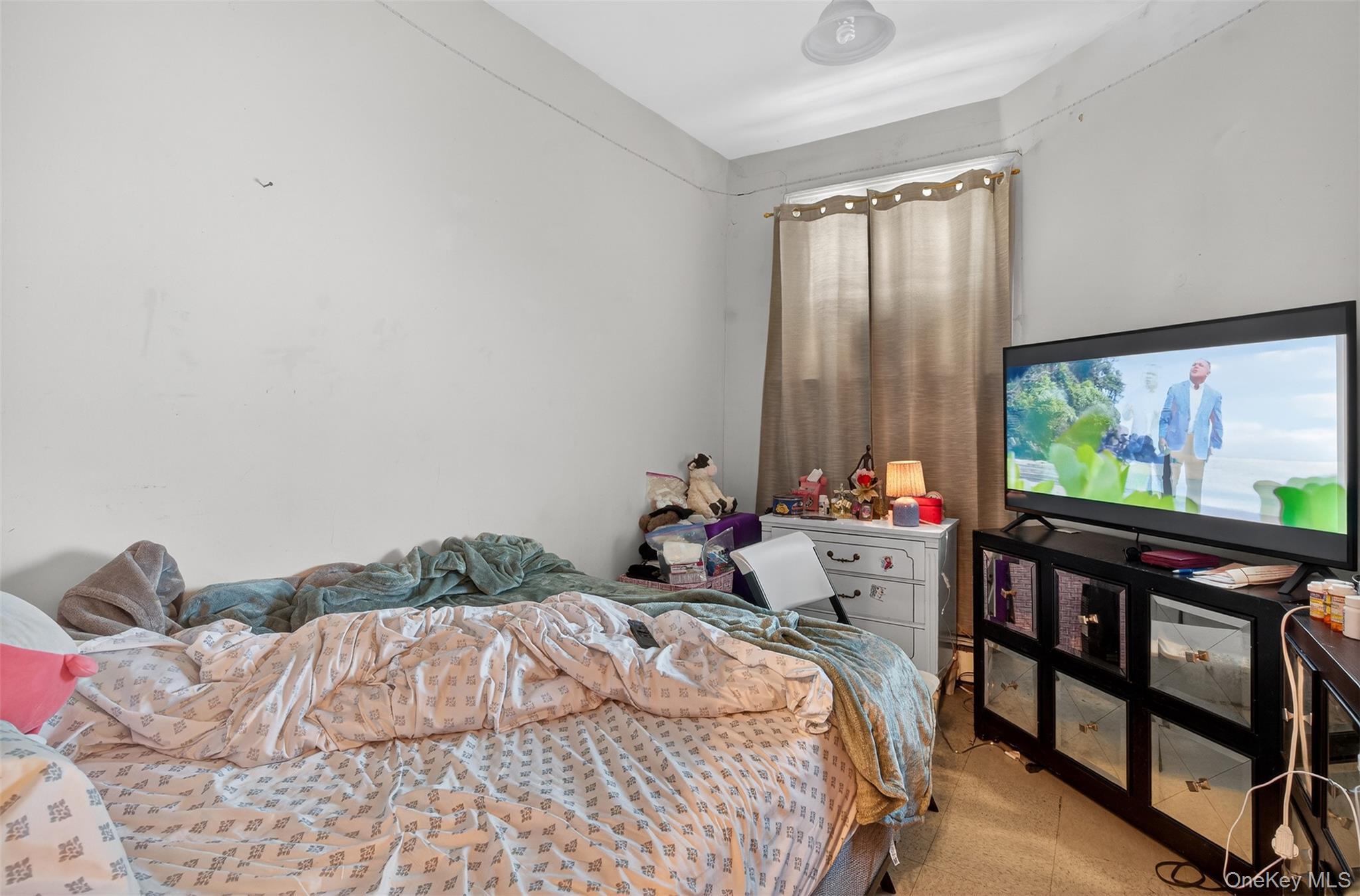 Single Family Waring Westchester County, NY 10703, MLS-938104-10