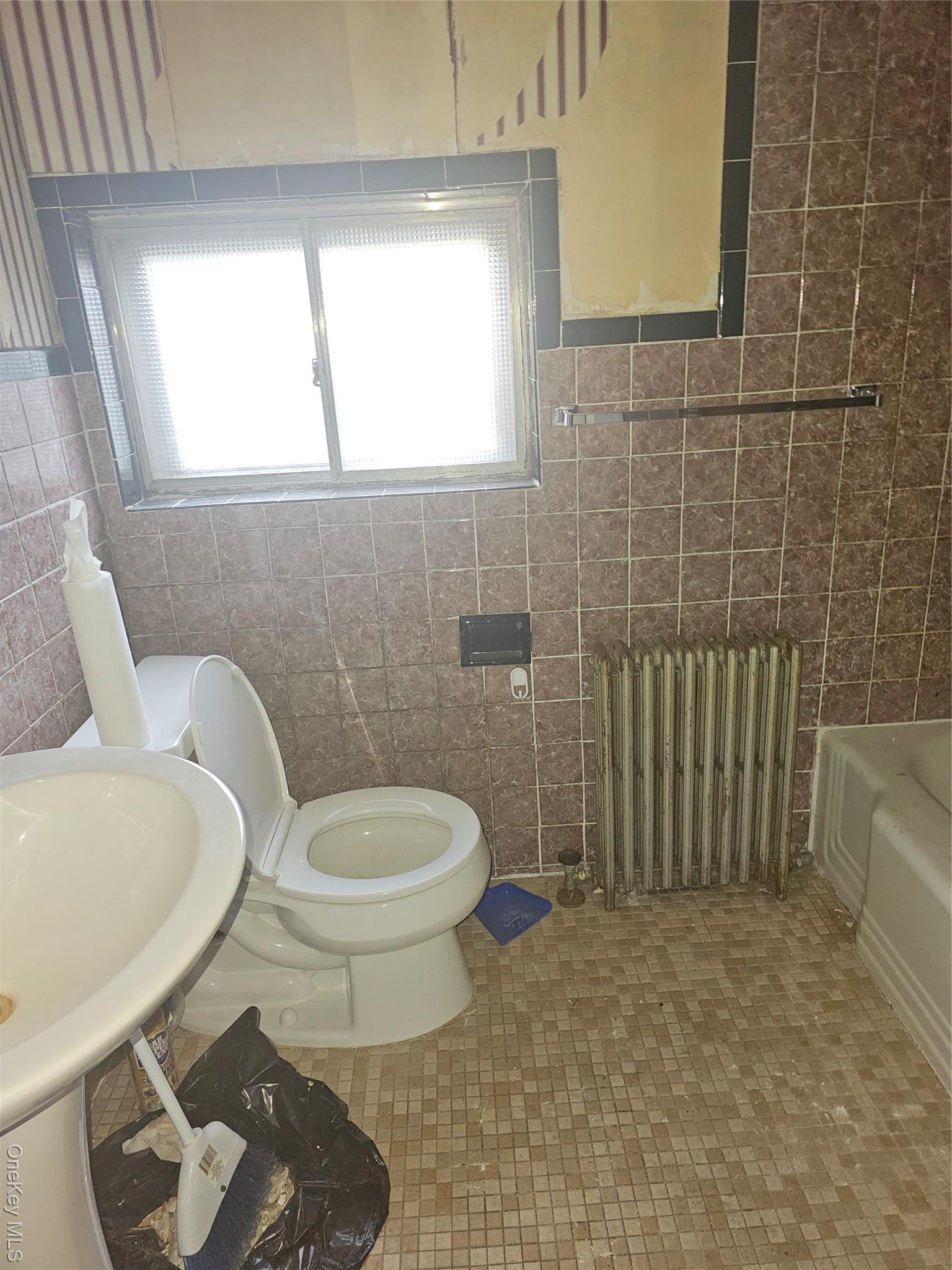 Single Family Arnold  Suffolk County, NY 11704, MLS-938159-11