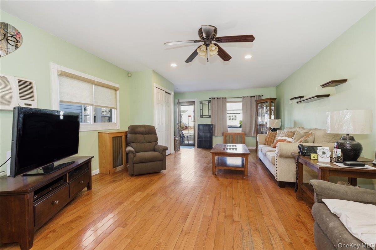 Single Family 33rd Queens, NY 11361, MLS-938174-2