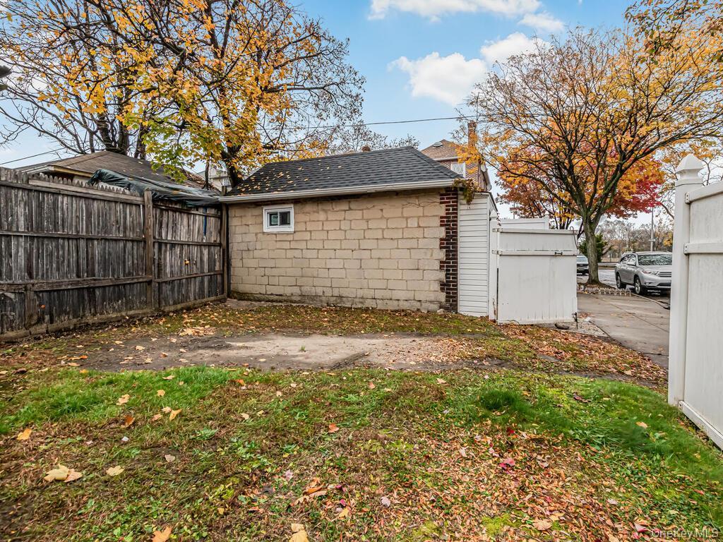 Single Family Hollywood  Bronx, NY 10461, MLS-938193-17