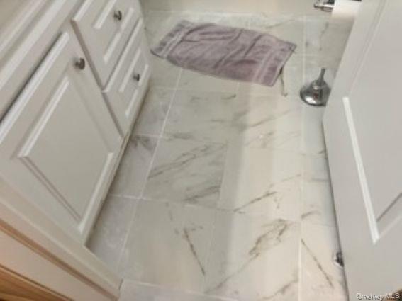 Single Family Old Country Suffolk County, NY 11901, MLS-938220-5