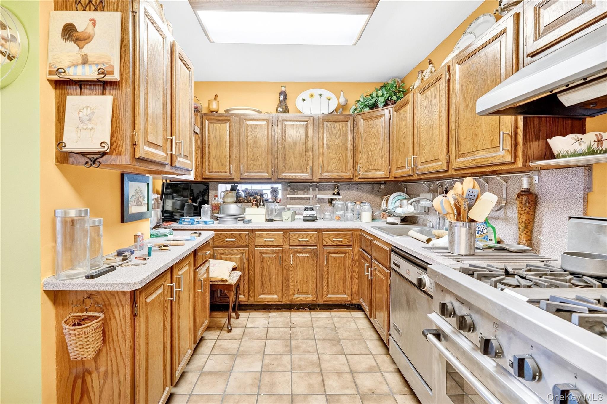 Commercial Sale Bronx Park  Bronx, NY 10460, MLS-938230-16