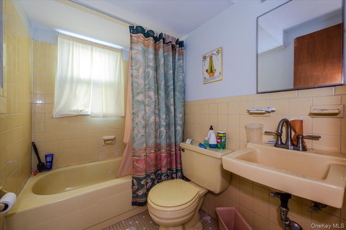 Single Family Lakeview Nassau County, NY 11565, MLS-938231-17