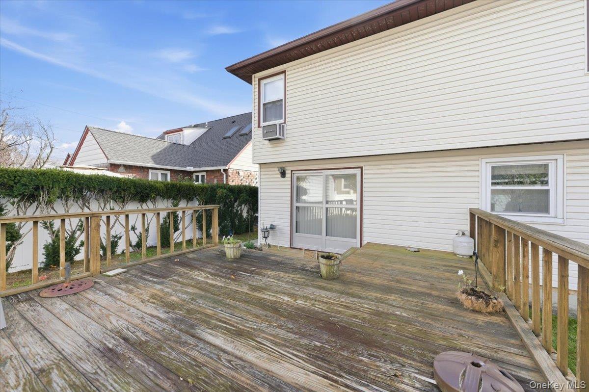 Single Family Lakeview  Nassau County, NY 11565, MLS-938231-23