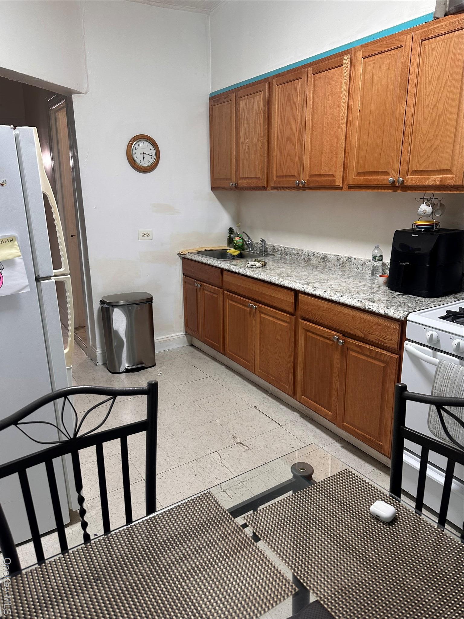 Single Family Bronx Park  Bronx, NY 10460, MLS-938238-28