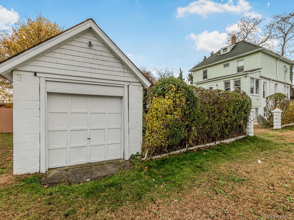 Single Family Meucci  Suffolk County, NY 11726, MLS-938242-4