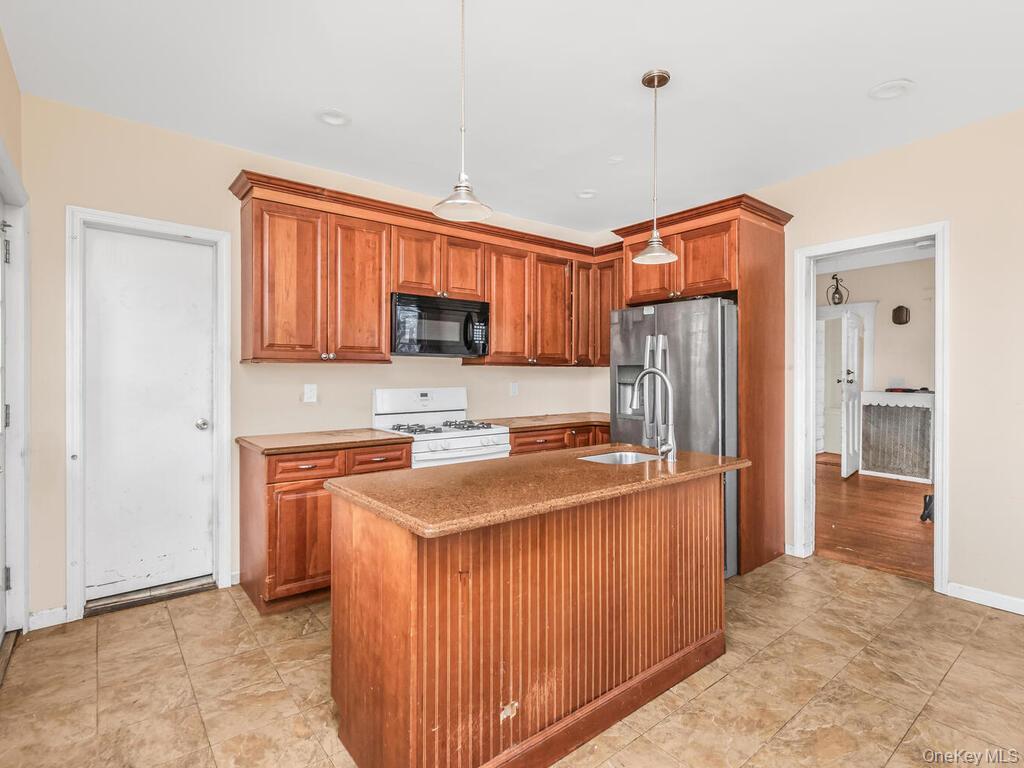 Single Family Meucci  Suffolk County, NY 11726, MLS-938242-6