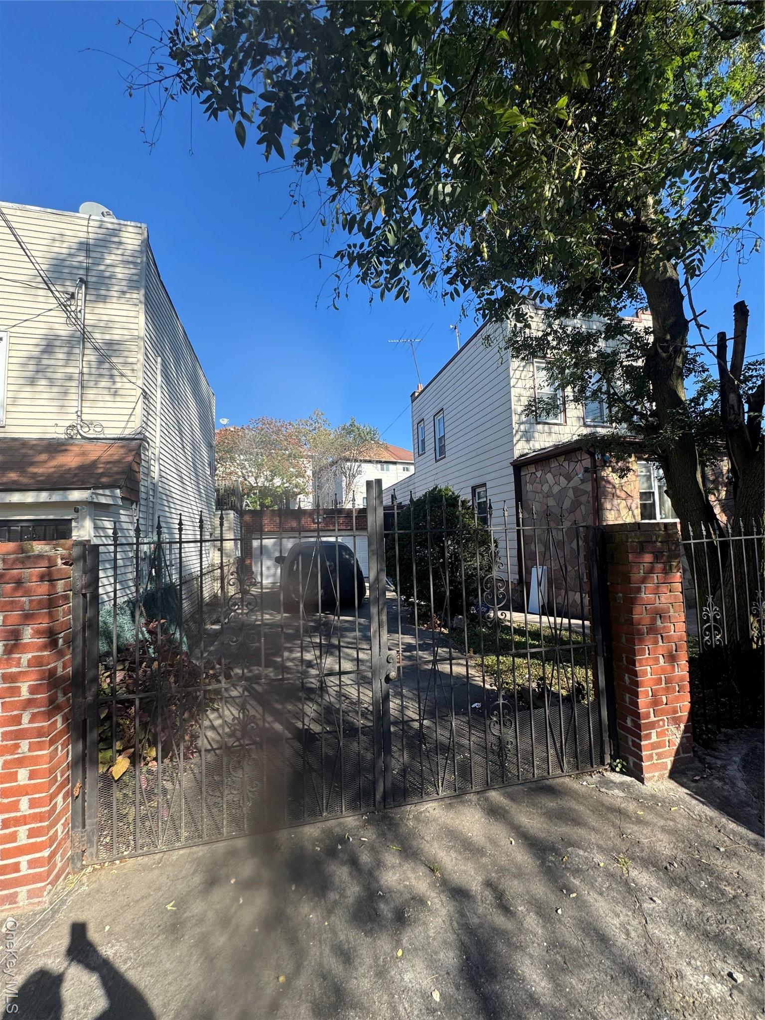 Single Family Varkens Hook  Brooklyn, NY 11236, MLS-938244-3