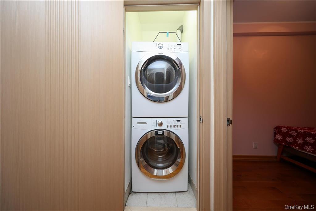 Single Family 27th  Brooklyn, NY 11235, MLS-938245-25