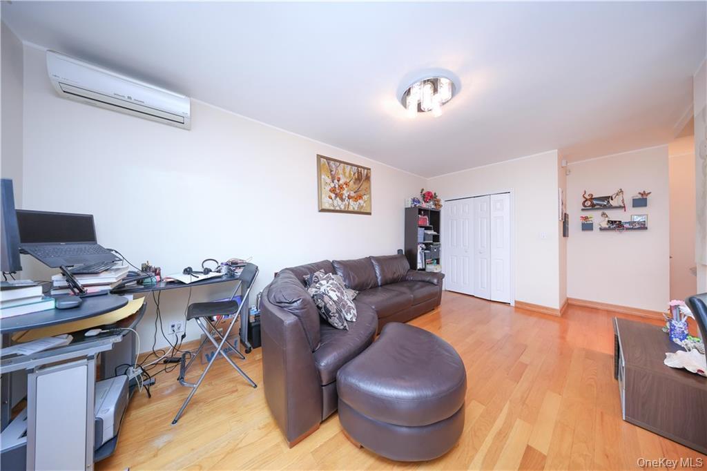 Single Family 27th  Brooklyn, NY 11235, MLS-938245-8