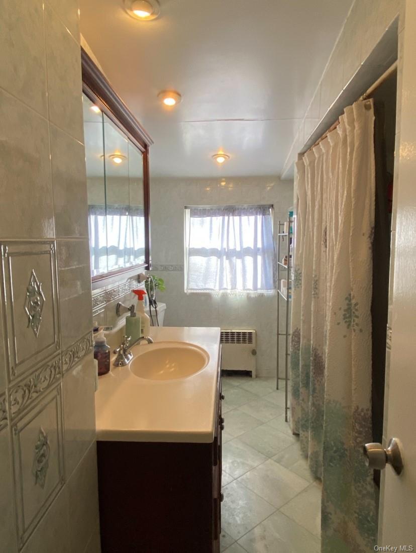 Single Family Northern  Nassau County, NY 11553, MLS-938258-3