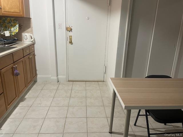 Coop 210  Queens, NY 11364, MLS-938282-4