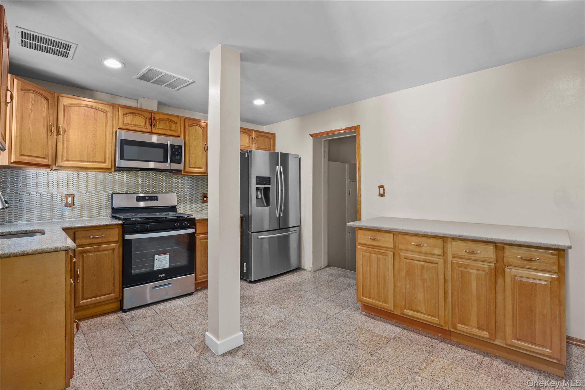 Single Family Edwards Bronx, NY 10461, MLS-938289-7