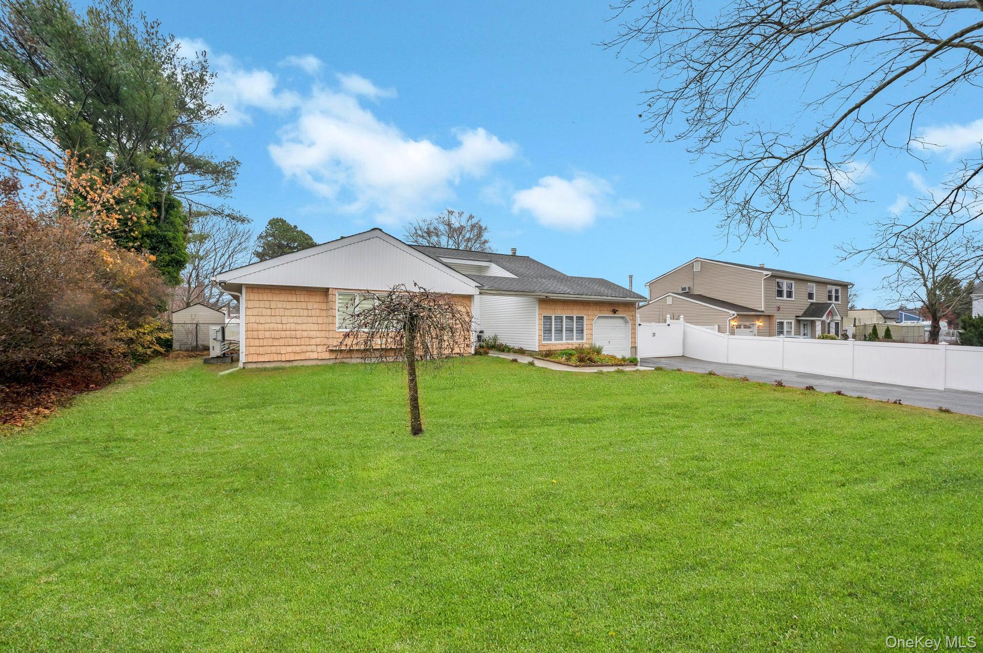 Single Family Drake Suffolk County, NY 11713, MLS-938299-18