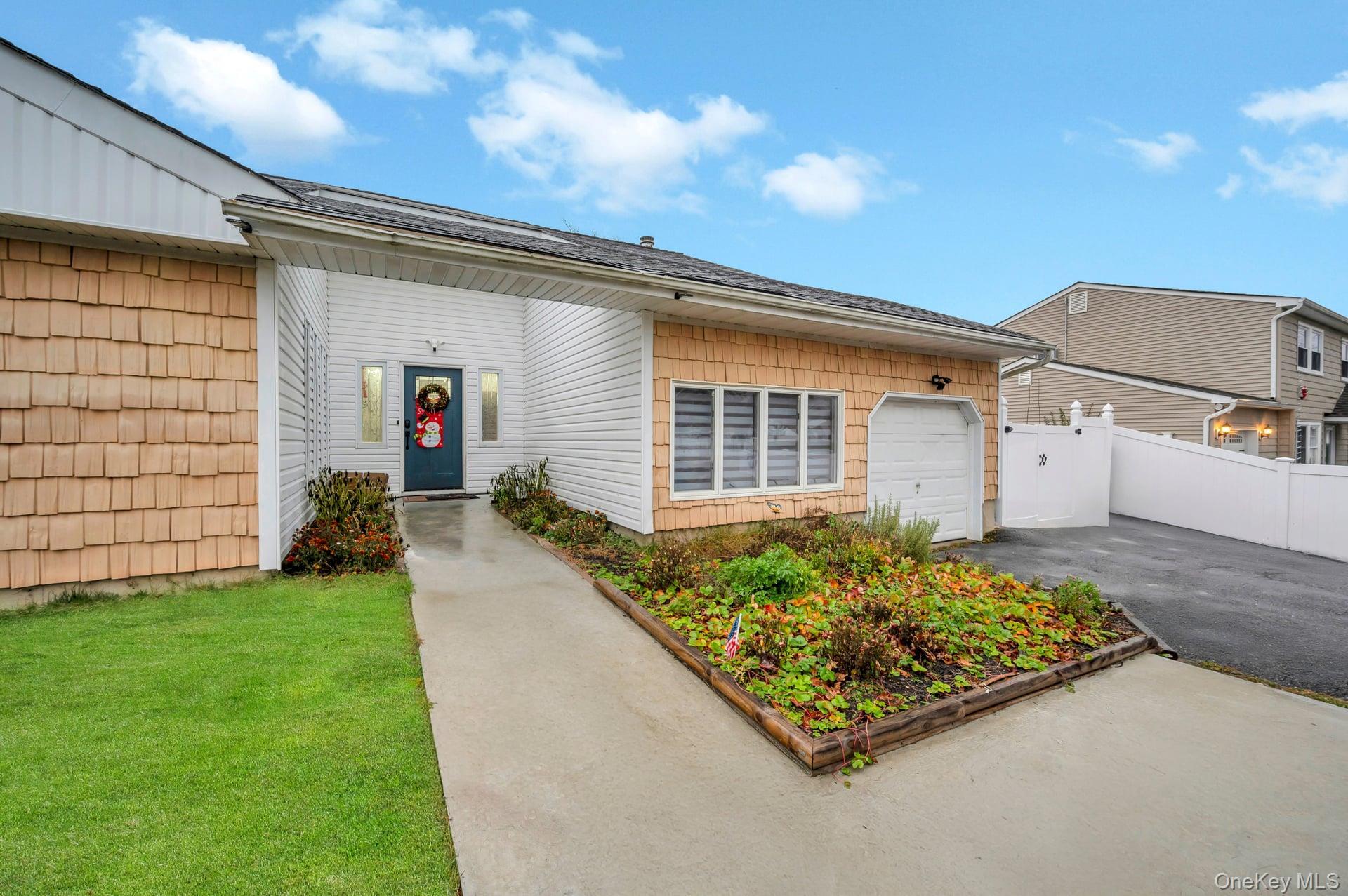 Single Family Drake Suffolk County, NY 11713, MLS-938299-2