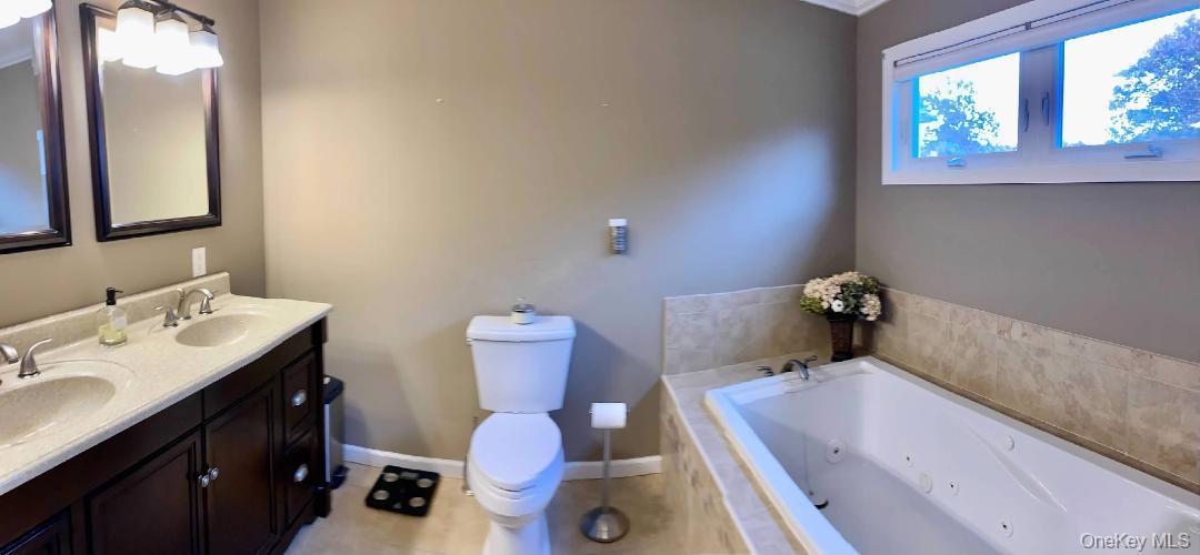 Single Family Southaven Suffolk County, NY 11763, MLS-938315-4