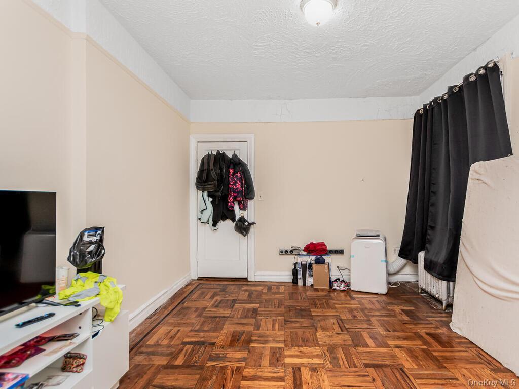 Coop Cruger  Bronx, NY 10467, MLS-938329-21