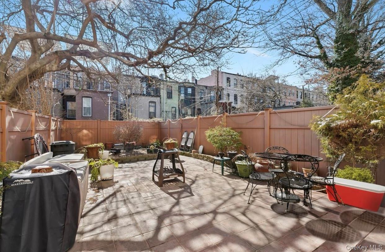 Single Family Putnam  Brooklyn, NY 11221, MLS-938332-4
