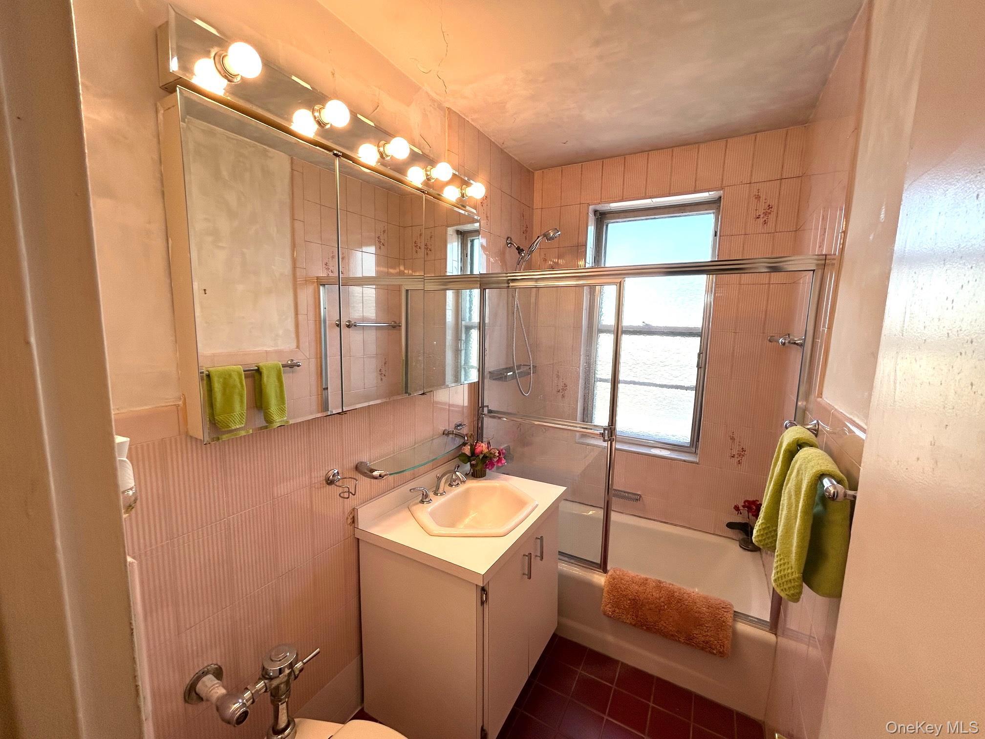 Coop King  Westchester County, NY 10573, MLS-938374-19