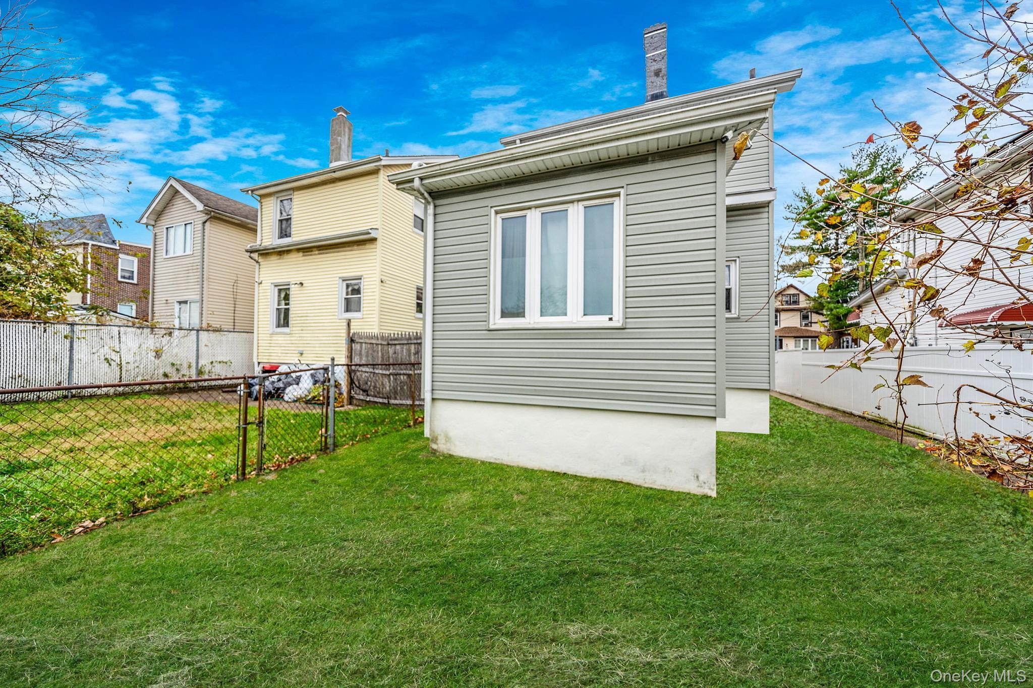 Single Family Cliffside  Staten Island, NY 10304, MLS-938376-24