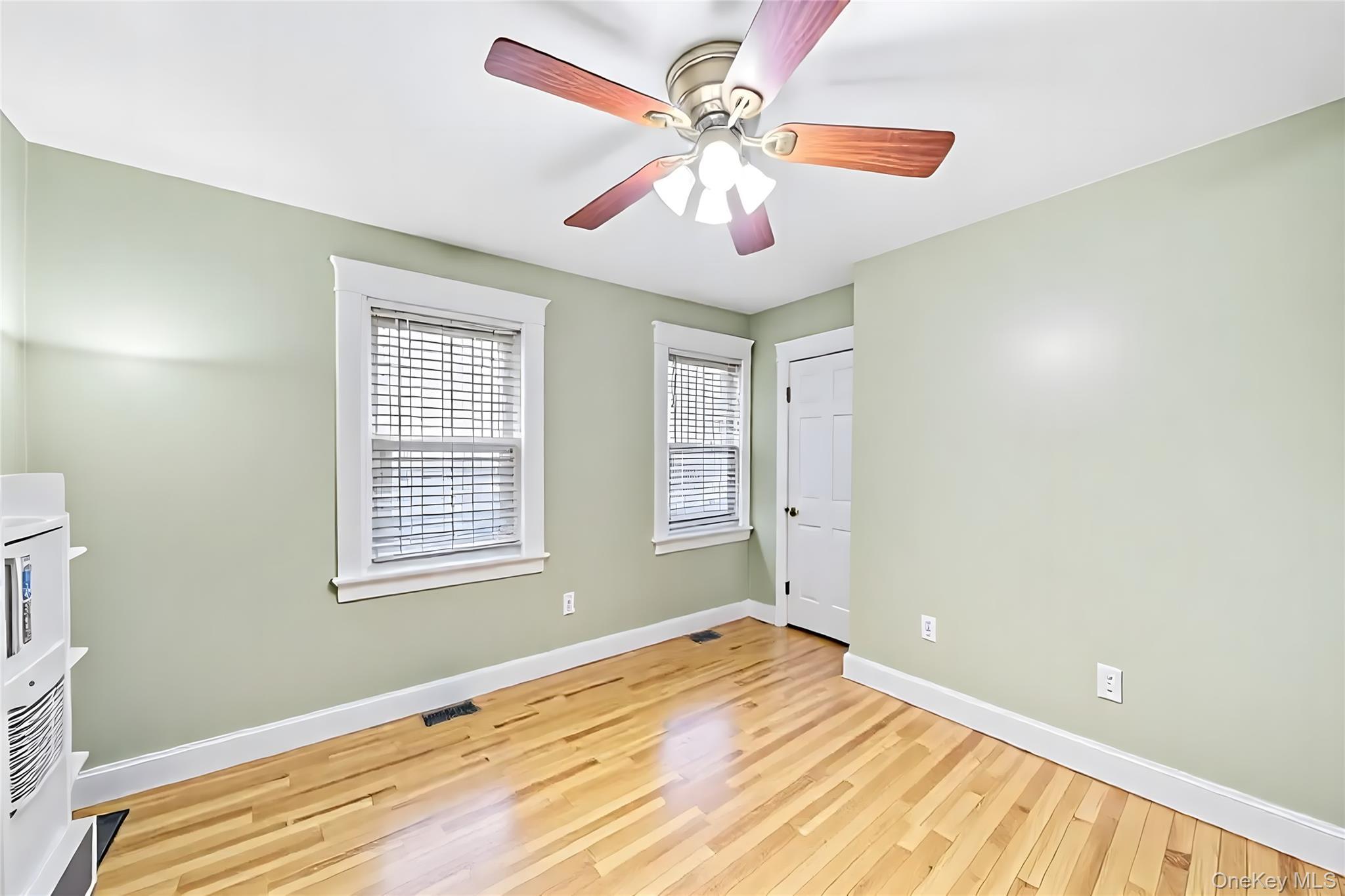 Single Family Cliffside  Staten Island, NY 10304, MLS-938376-6