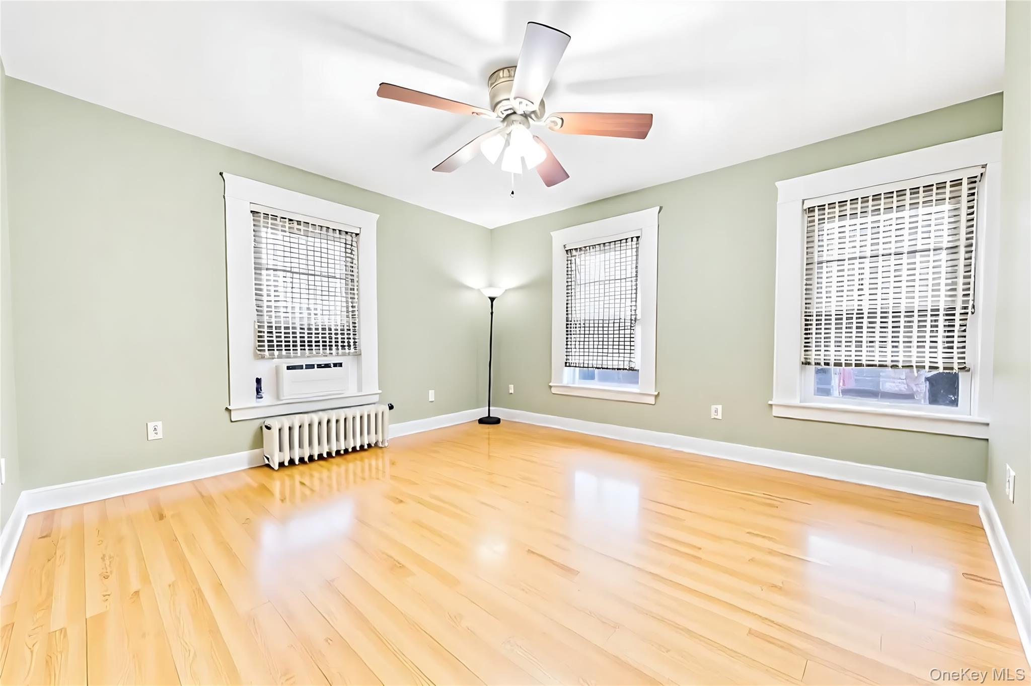 Single Family Cliffside  Staten Island, NY 10304, MLS-938376-8