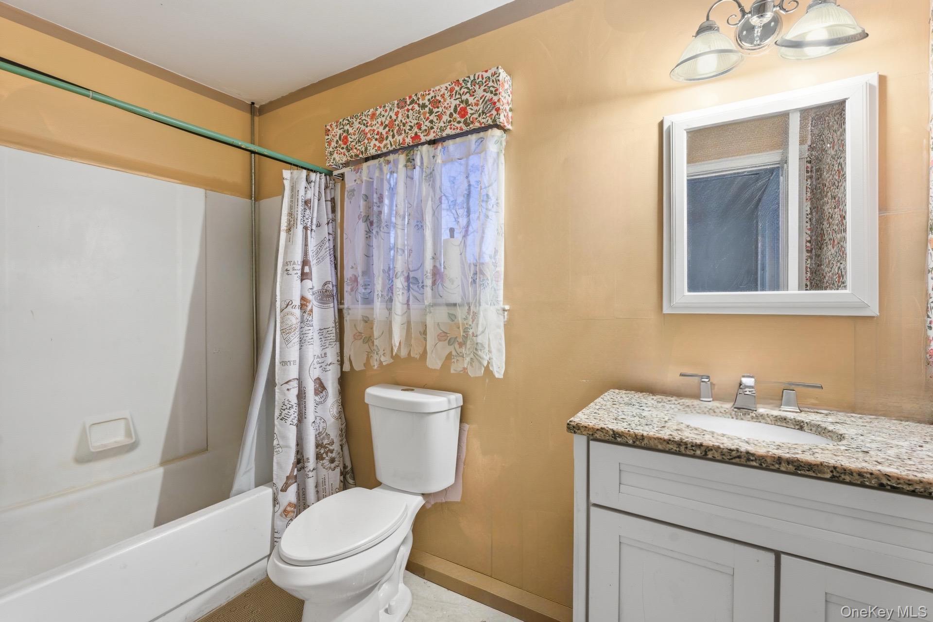 Single Family Val Suffolk County, NY 11741, MLS-938389-14