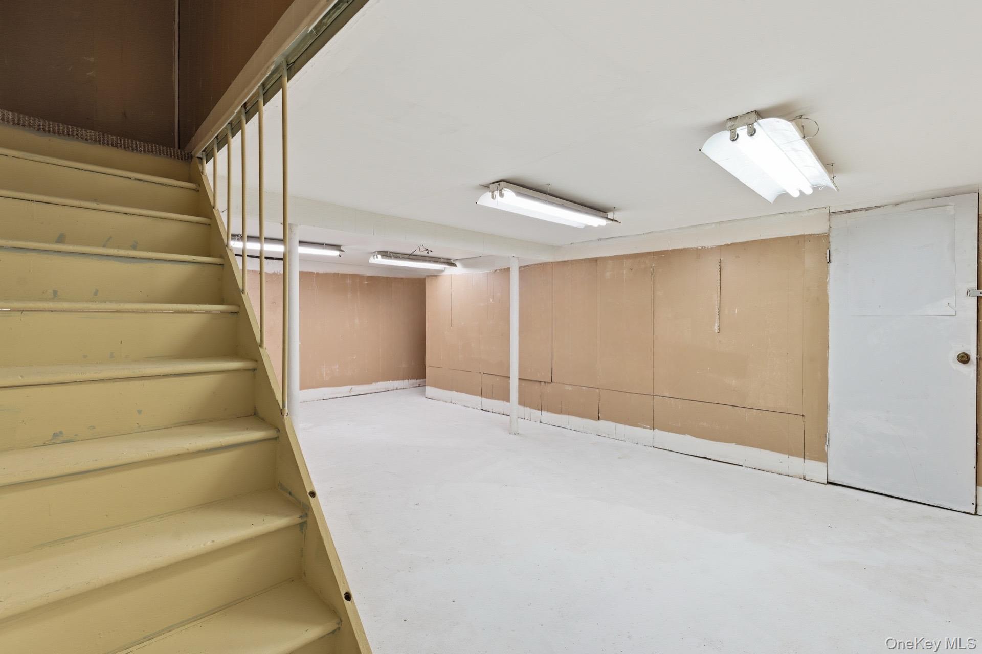 Single Family Val Suffolk County, NY 11741, MLS-938389-21