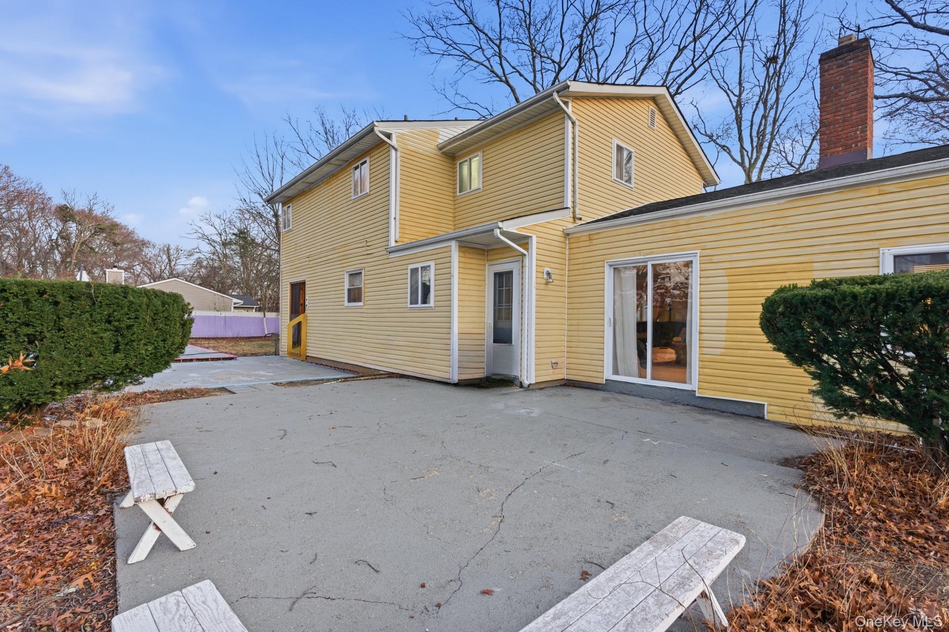 Single Family Val Suffolk County, NY 11741, MLS-938389-24