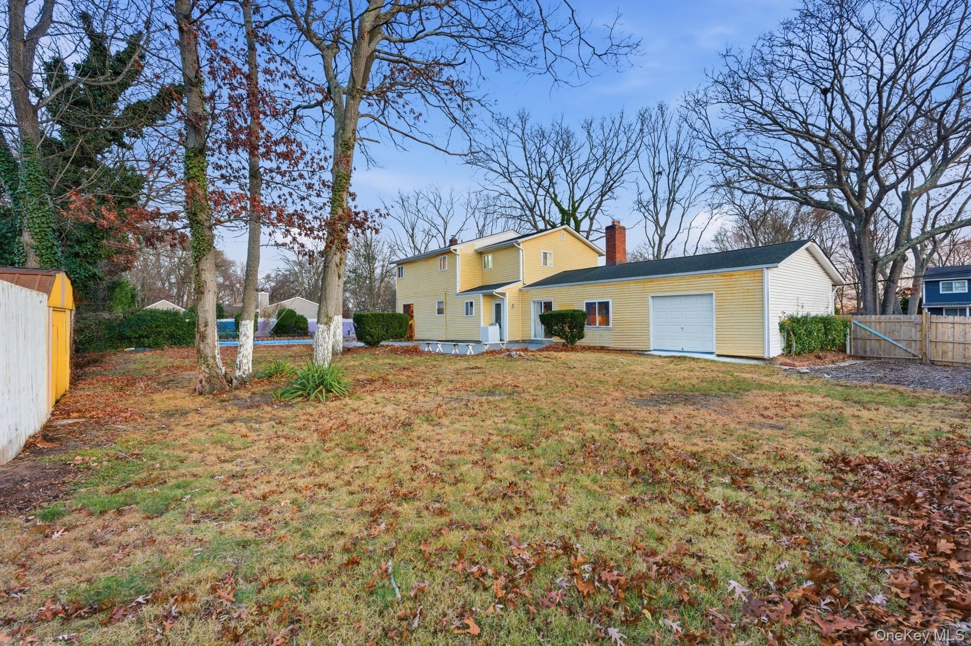 Single Family Val Suffolk County, NY 11741, MLS-938389-25