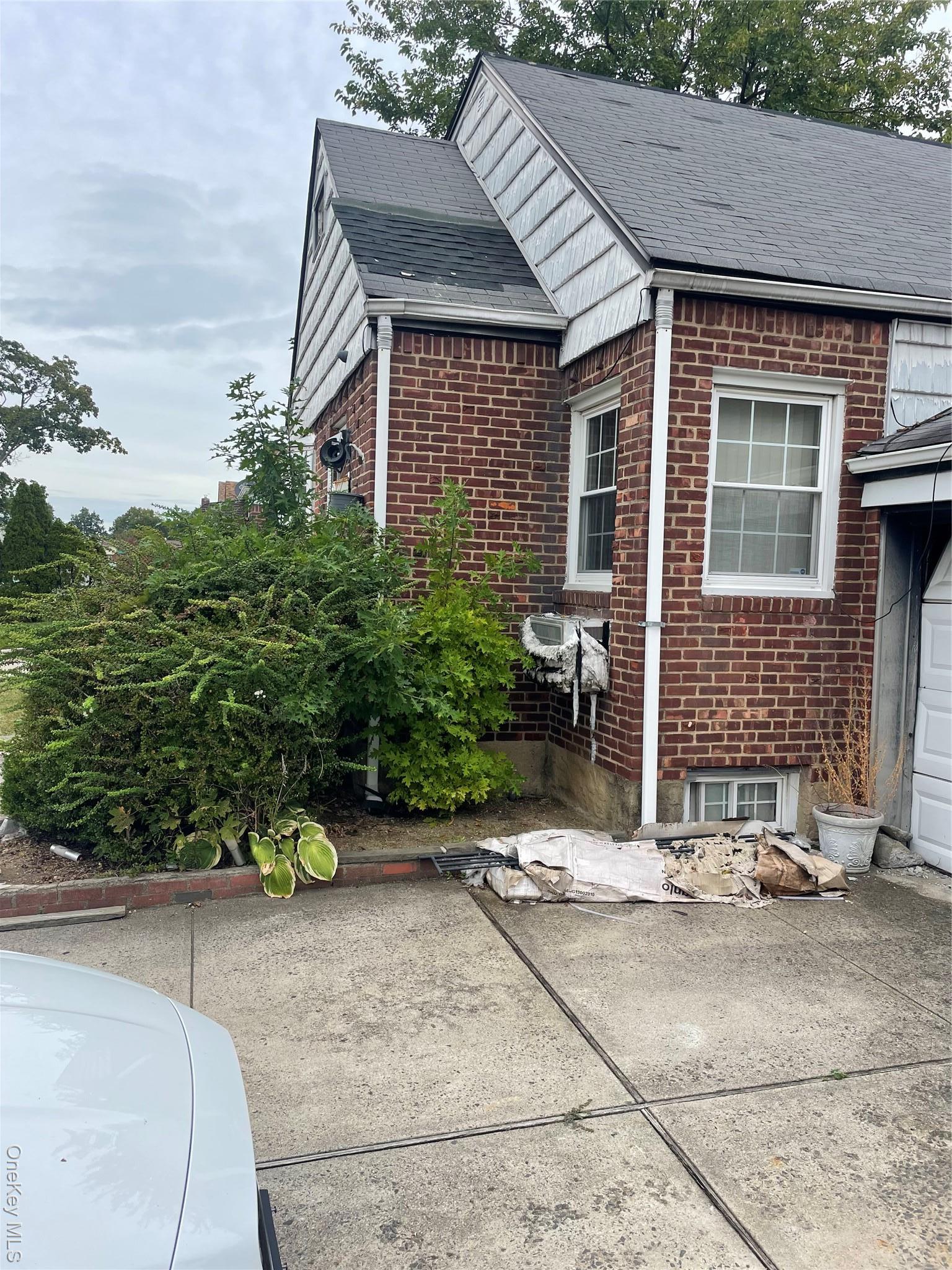 Single Family Kingston Nassau County, NY 11003, MLS-938400-2