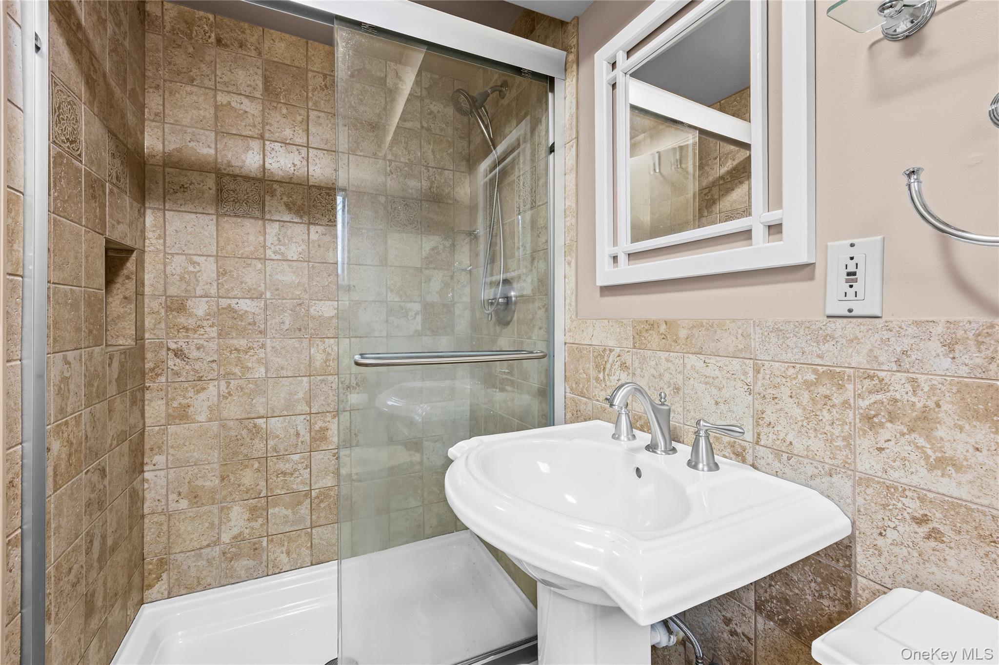 Single Family Florin Nassau County, NY 11710, MLS-938424-20