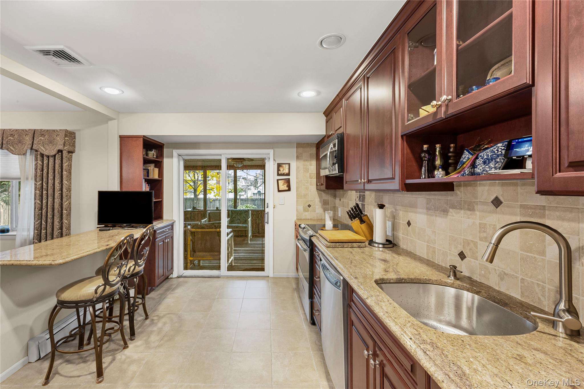 Single Family Florin Nassau County, NY 11710, MLS-938424-7