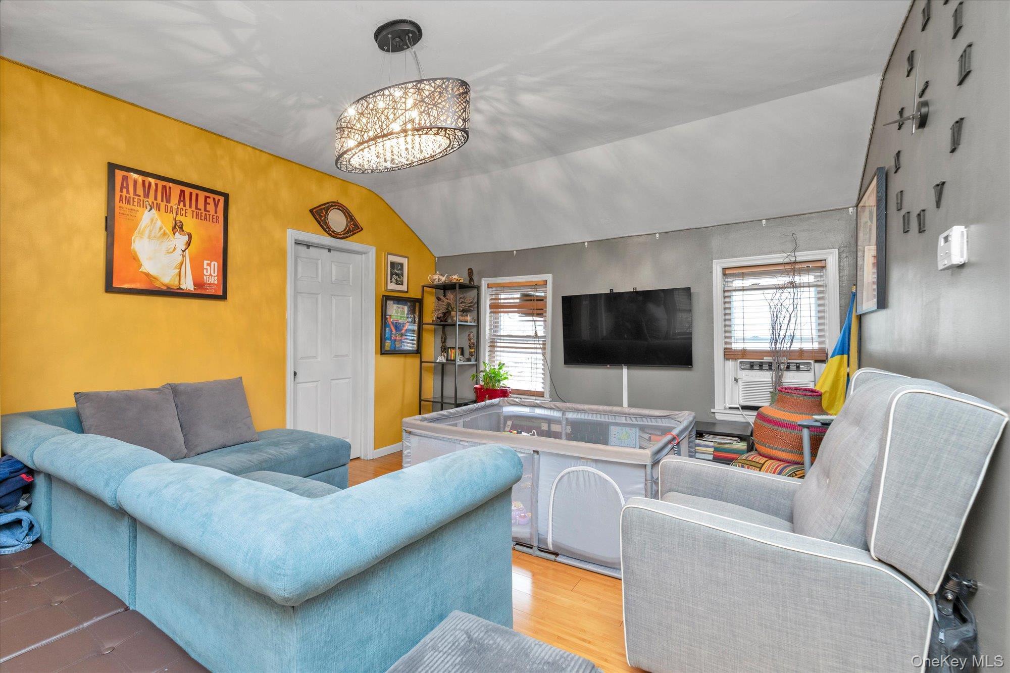 Single Family 141st  Queens, NY 11413, MLS-938542-12