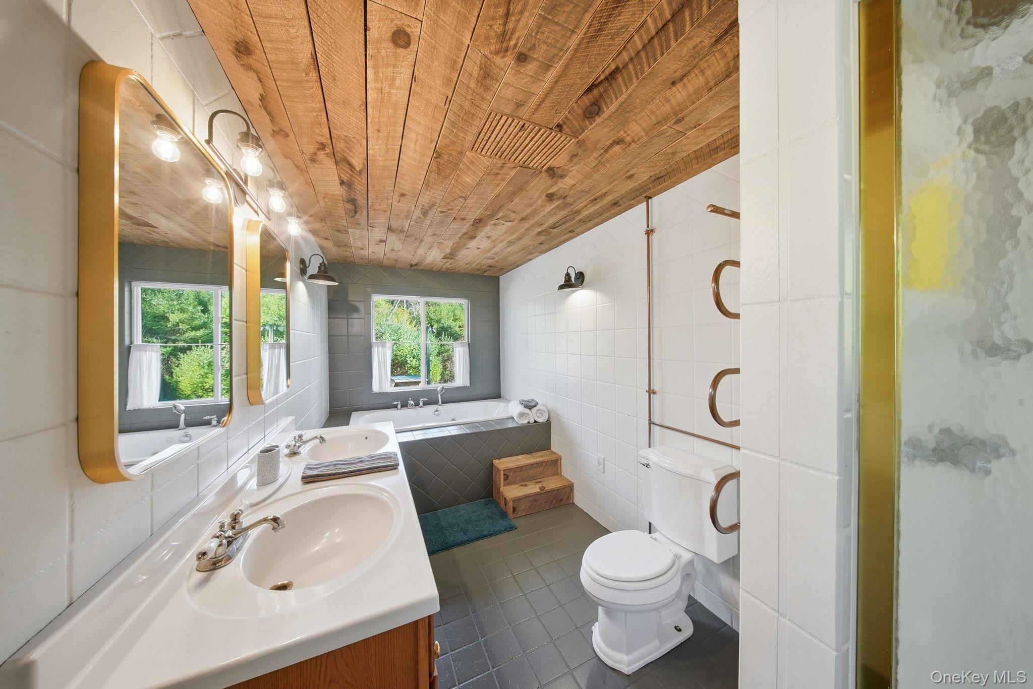 Single Family Yulan Barryville Sullivan County, NY 12719, MLS-938570-23