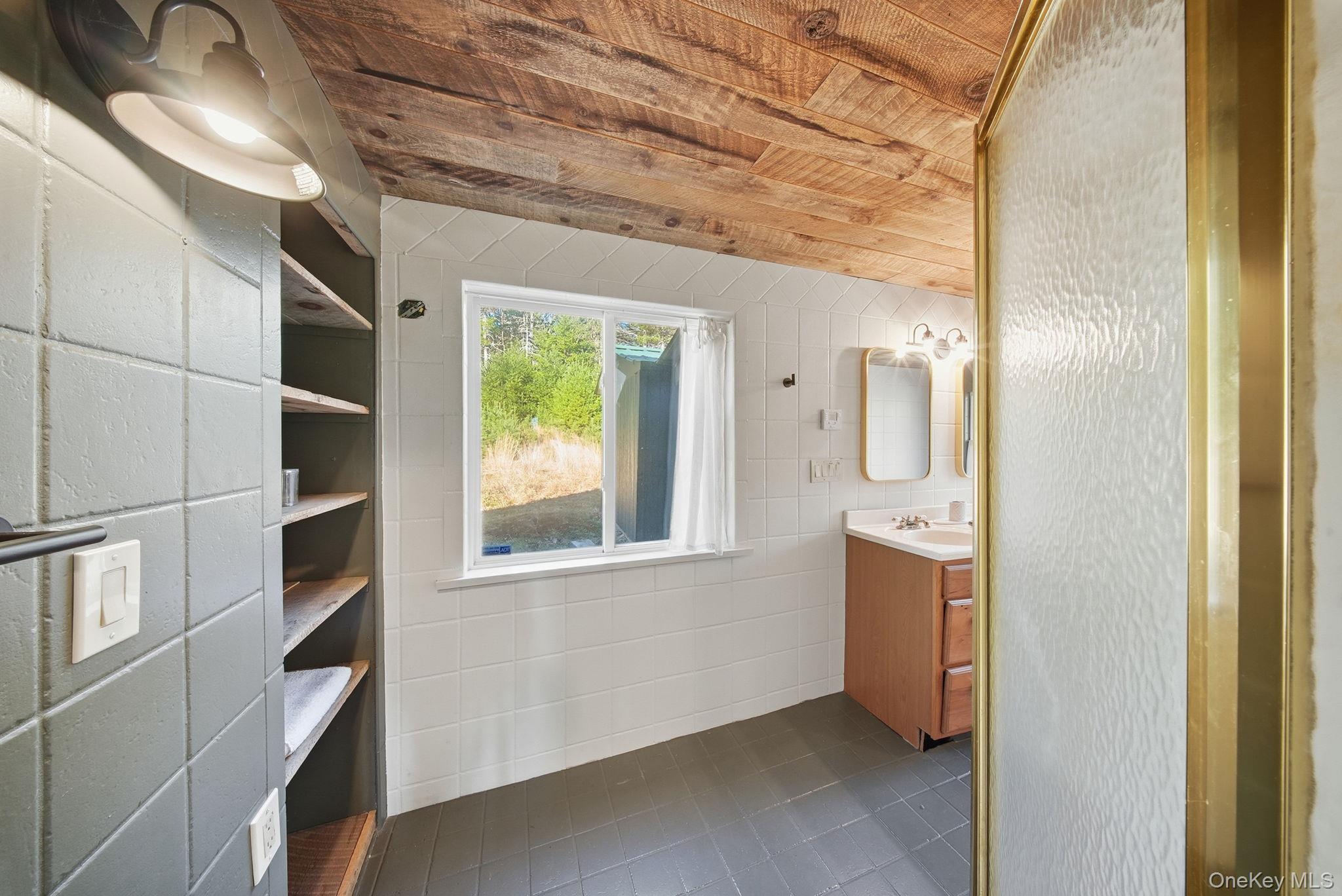 Single Family Yulan Barryville Sullivan County, NY 12719, MLS-938570-25