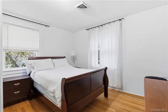 Single Family Oakland Westchester County, NY 10707, MLS-938584-12