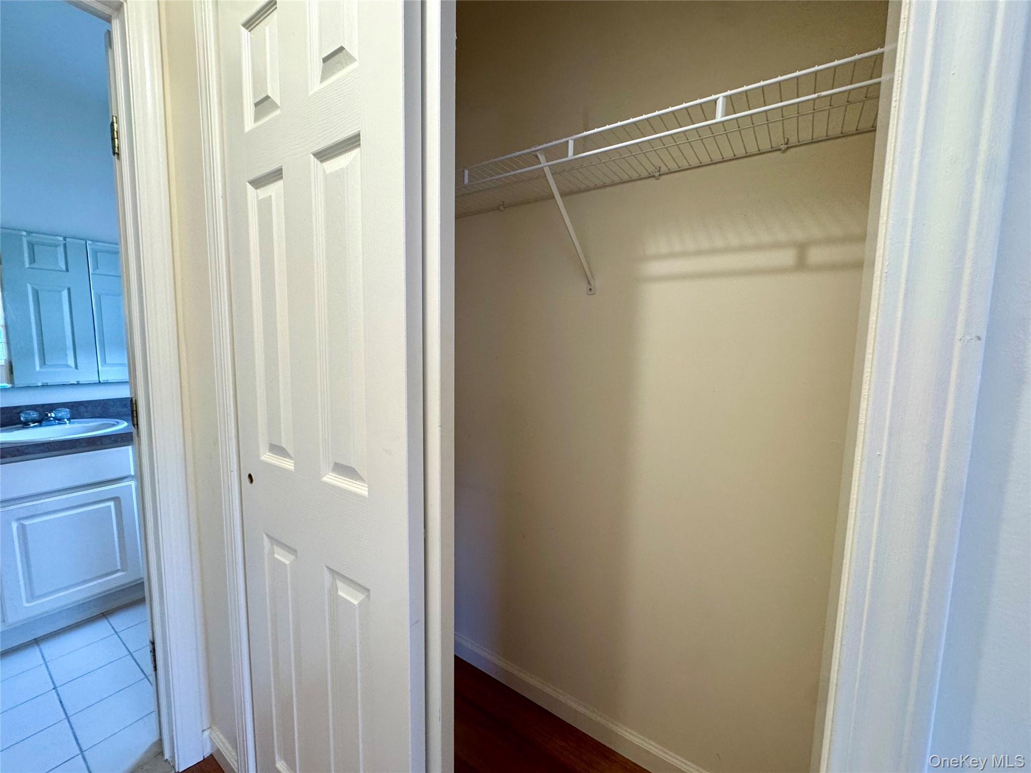 Condo Aerie Suffolk County, NY 11942, MLS-938602-12