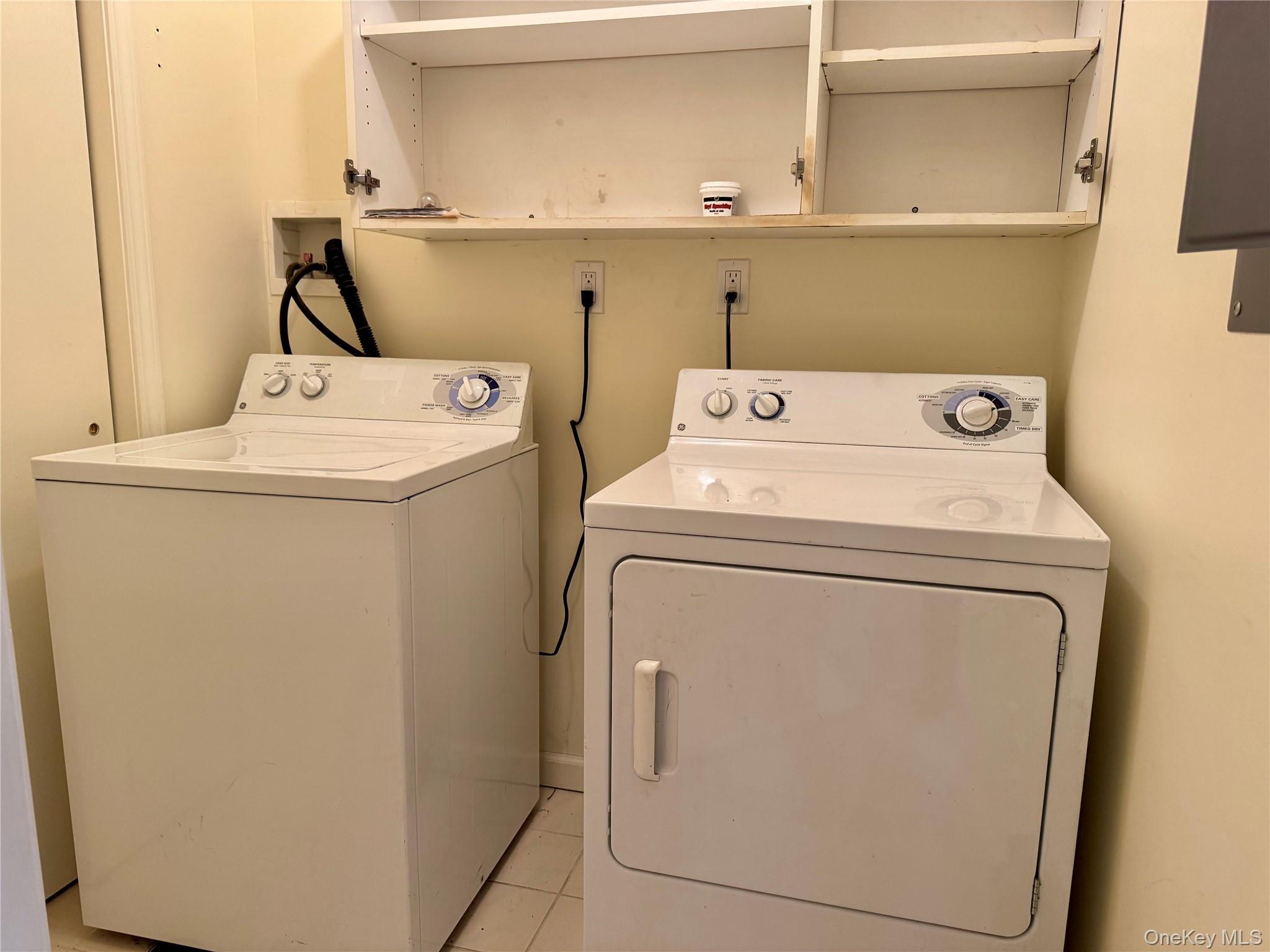 Condo Aerie Suffolk County, NY 11942, MLS-938602-13