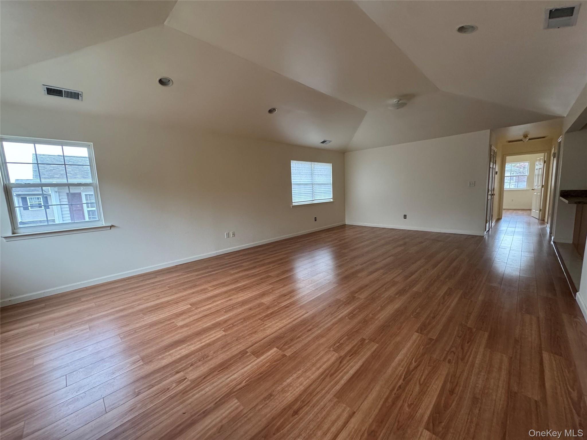 Condo Aerie Suffolk County, NY 11942, MLS-938602-18